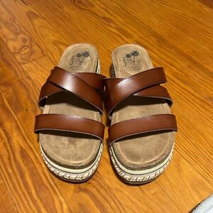 Jelly pop sandals in a size 9.5